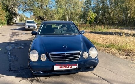 Mercedes-Benz E-Класс, 1999 год, 800 000 рублей, 1 фотография