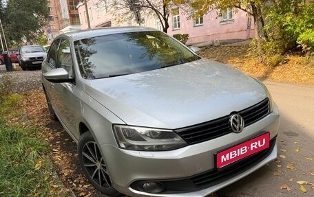 Volkswagen Jetta VI, 2013 год, 1 070 000 рублей, 1 фотография