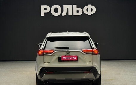 Toyota RAV4, 2021 год, 3 300 000 рублей, 4 фотография