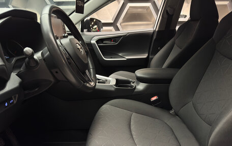 Toyota RAV4, 2021 год, 3 300 000 рублей, 11 фотография