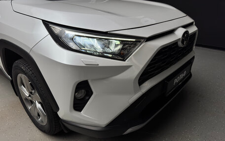 Toyota RAV4, 2021 год, 3 300 000 рублей, 8 фотография