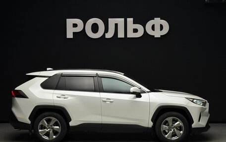 Toyota RAV4, 2021 год, 3 300 000 рублей, 6 фотография