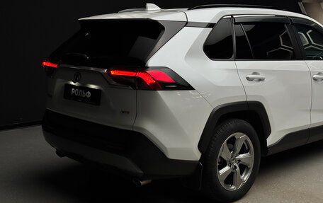 Toyota RAV4, 2021 год, 3 300 000 рублей, 9 фотография
