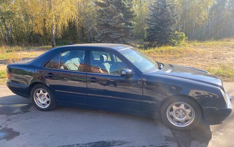 Mercedes-Benz E-Класс, 1999 год, 800 000 рублей, 4 фотография