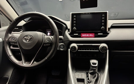 Toyota RAV4, 2021 год, 3 300 000 рублей, 19 фотография