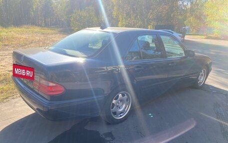 Mercedes-Benz E-Класс, 1999 год, 800 000 рублей, 5 фотография