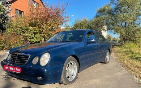 Mercedes-Benz E-Класс, 1999 год, 800 000 рублей, 3 фотография