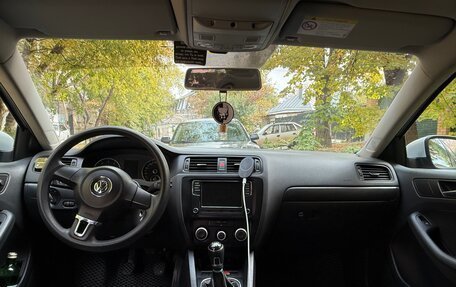 Volkswagen Jetta VI, 2013 год, 1 070 000 рублей, 5 фотография