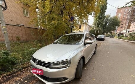 Volkswagen Jetta VI, 2013 год, 1 070 000 рублей, 4 фотография