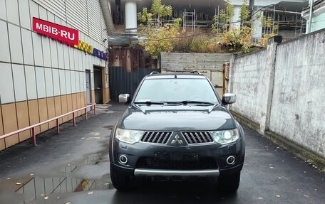 Mitsubishi Pajero Sport II рестайлинг, 2013 год, 1 800 000 рублей, 10 фотография
