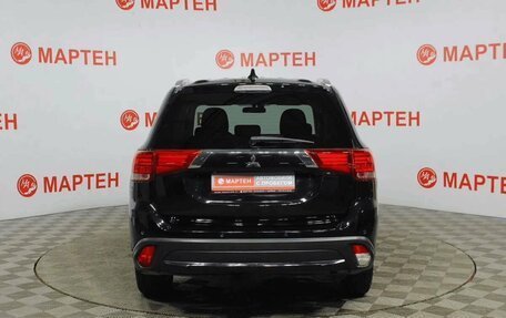 Mitsubishi Outlander III рестайлинг 3, 2018 год, 1 396 000 рублей, 6 фотография