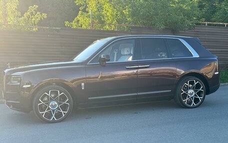 Rolls-Royce Cullinan, 2019 год, 35 000 000 рублей, 2 фотография