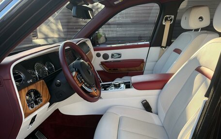 Rolls-Royce Cullinan, 2019 год, 35 000 000 рублей, 8 фотография