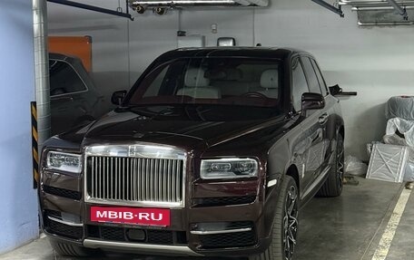Rolls-Royce Cullinan, 2019 год, 35 000 000 рублей, 10 фотография