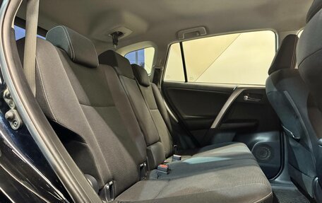 Toyota RAV4, 2019 год, 2 999 000 рублей, 18 фотография