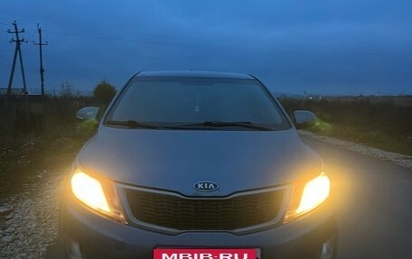 KIA Rio III рестайлинг, 2012 год, 700 000 рублей, 10 фотография