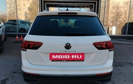 Volkswagen Tiguan II, 2021 год, 2 255 000 рублей, 7 фотография