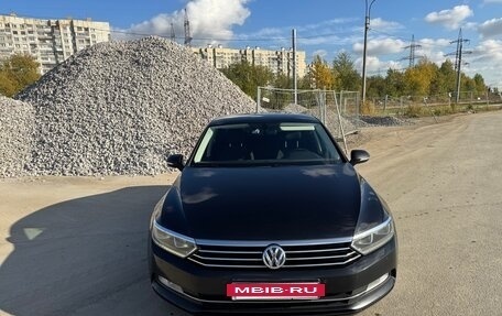Volkswagen Passat B8 рестайлинг, 2015 год, 1 650 000 рублей, 2 фотография