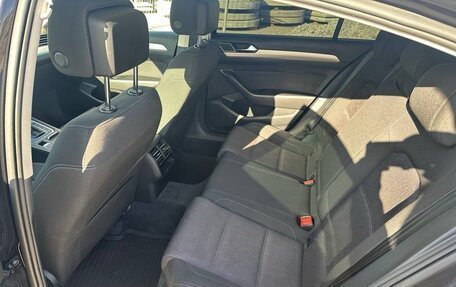 Volkswagen Passat B8 рестайлинг, 2015 год, 1 650 000 рублей, 11 фотография