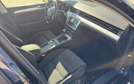 Volkswagen Passat B8 рестайлинг, 2015 год, 1 650 000 рублей, 15 фотография