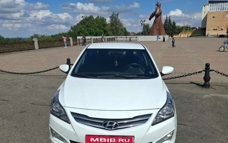 Hyundai Solaris II рестайлинг, 2016 год, 1 090 000 рублей, 1 фотография