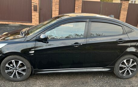 Hyundai Solaris II рестайлинг, 2011 год, 1 050 000 рублей, 3 фотография