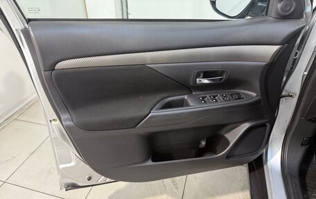 Mitsubishi Outlander III рестайлинг 3, 2017 год, 1 799 800 рублей, 7 фотография