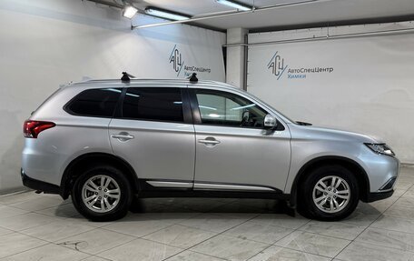 Mitsubishi Outlander III рестайлинг 3, 2017 год, 1 799 800 рублей, 16 фотография