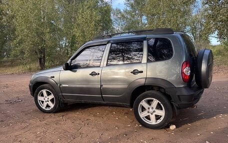 Chevrolet Niva I рестайлинг, 2009 год, 410 000 рублей, 3 фотография