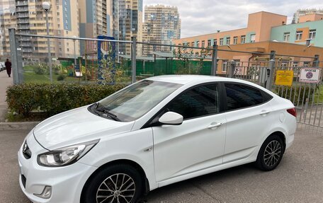 Hyundai Solaris II рестайлинг, 2011 год, 590 000 рублей, 2 фотография