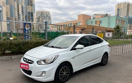 Hyundai Solaris II рестайлинг, 2011 год, 590 000 рублей, 8 фотография