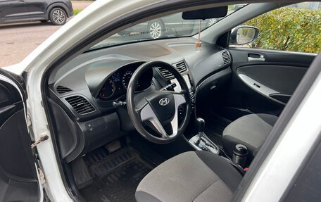 Hyundai Solaris II рестайлинг, 2011 год, 590 000 рублей, 18 фотография