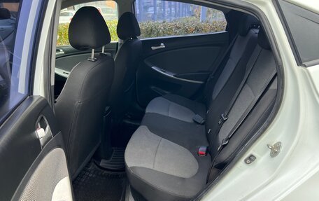 Hyundai Solaris II рестайлинг, 2011 год, 590 000 рублей, 22 фотография