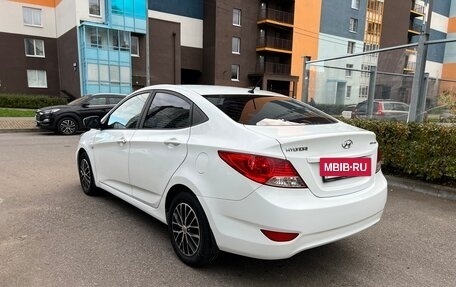 Hyundai Solaris II рестайлинг, 2011 год, 590 000 рублей, 14 фотография