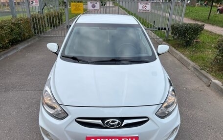Hyundai Solaris II рестайлинг, 2011 год, 590 000 рублей, 15 фотография