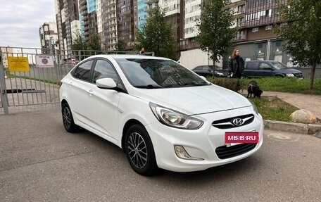 Hyundai Solaris II рестайлинг, 2011 год, 590 000 рублей, 12 фотография