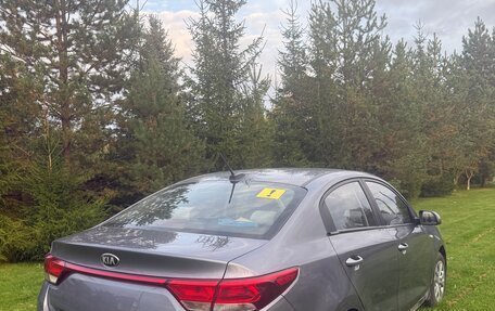 KIA Rio IV, 2017 год, 1 000 000 рублей, 3 фотография