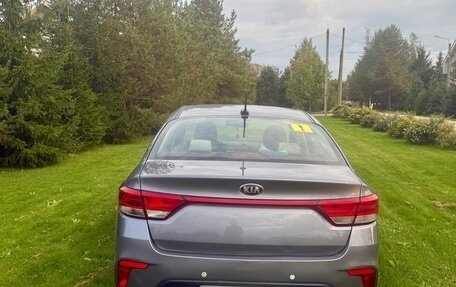 KIA Rio IV, 2017 год, 1 000 000 рублей, 2 фотография