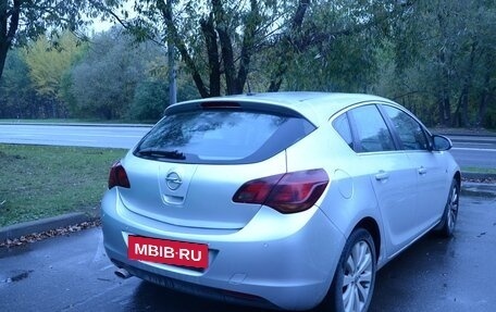 Opel Astra J, 2011 год, 700 000 рублей, 9 фотография
