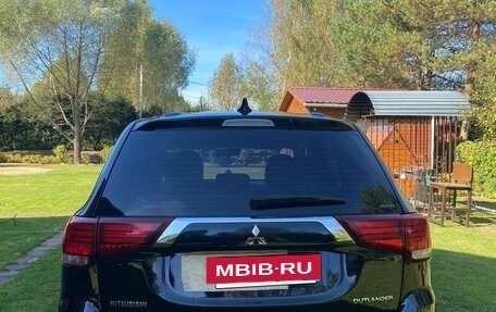Mitsubishi Outlander III рестайлинг 3, 2017 год, 2 450 000 рублей, 2 фотография