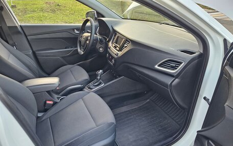 Hyundai Solaris II рестайлинг, 2017 год, 1 260 000 рублей, 12 фотография