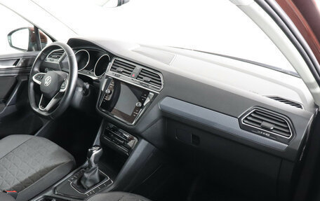 Volkswagen Tiguan II, 2021 год, 2 990 000 рублей, 10 фотография