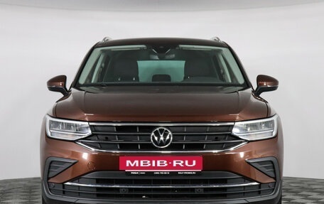 Volkswagen Tiguan II, 2021 год, 2 990 000 рублей, 2 фотография