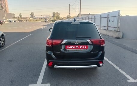 Mitsubishi Outlander III рестайлинг 3, 2017 год, 1 750 000 рублей, 6 фотография