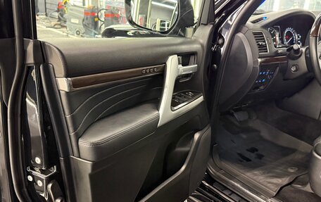 Toyota Land Cruiser 200, 2018 год, 6 220 000 рублей, 11 фотография