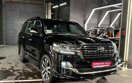 Toyota Land Cruiser 200, 2018 год, 6 220 000 рублей, 2 фотография