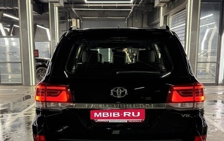 Toyota Land Cruiser 200, 2018 год, 6 220 000 рублей, 8 фотография