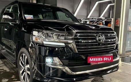 Toyota Land Cruiser 200, 2018 год, 6 220 000 рублей, 3 фотография