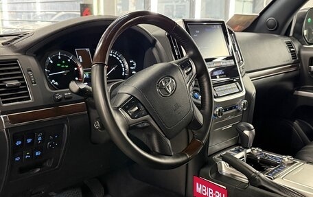 Toyota Land Cruiser 200, 2018 год, 6 220 000 рублей, 14 фотография