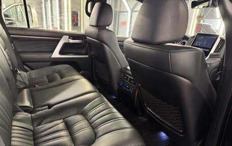 Toyota Land Cruiser 200, 2018 год, 6 220 000 рублей, 20 фотография